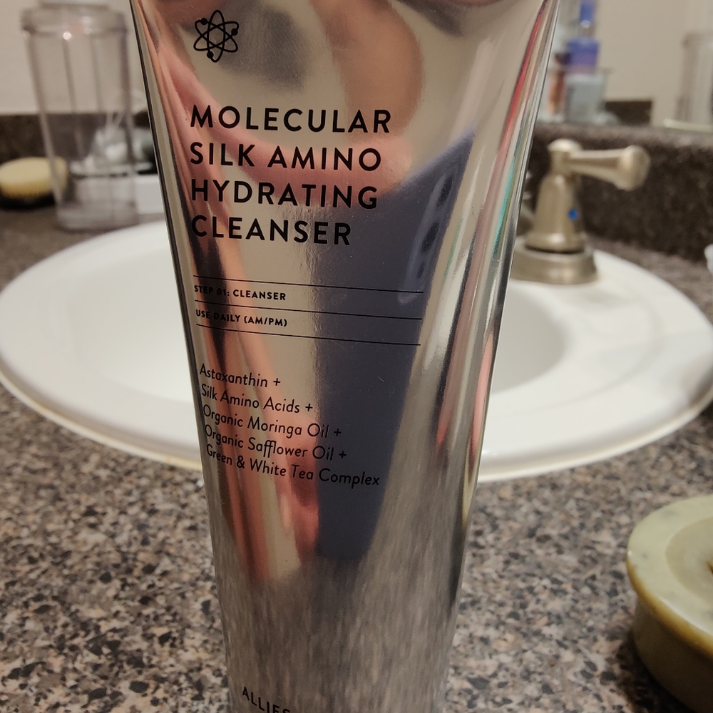 Gentle face cleanser